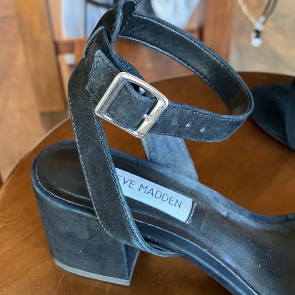 Steve Madden Involve Sandals - Picture 3 of 6